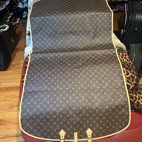 Louis Vuitton M23432 Monogram Canvas
Cloth Hanger/ Garment Cover - Picture 3 of 7